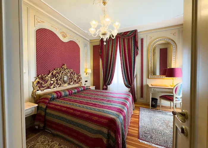 Ξενοδοχείο Regina Palace 4*