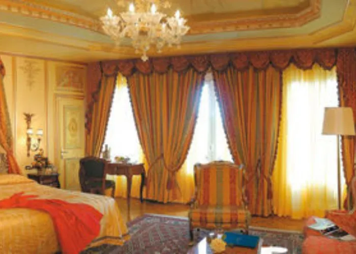 Regina Palace Hotel 4*